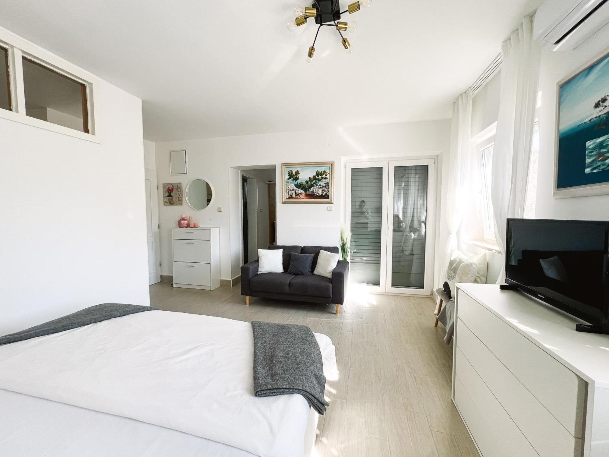 Modern Apartment In The Heart Of 奈维斯 外观 照片